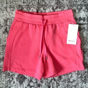Lululemon Scuba High-Rise Short 5"